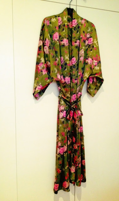 Vintage Pattern - Style 2656 Silk Satin Robe - Sew Tessuti Blog