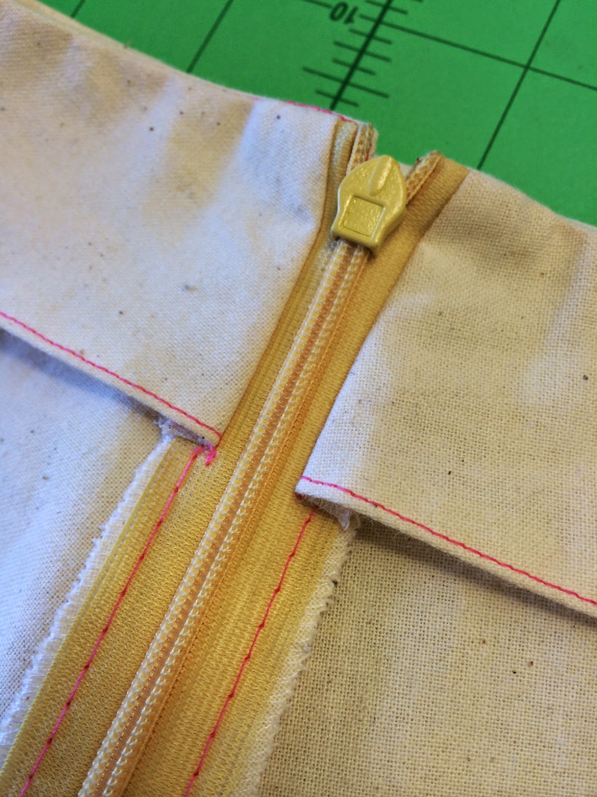 How to sew an invisible zipper in a side seam with pocket – THE