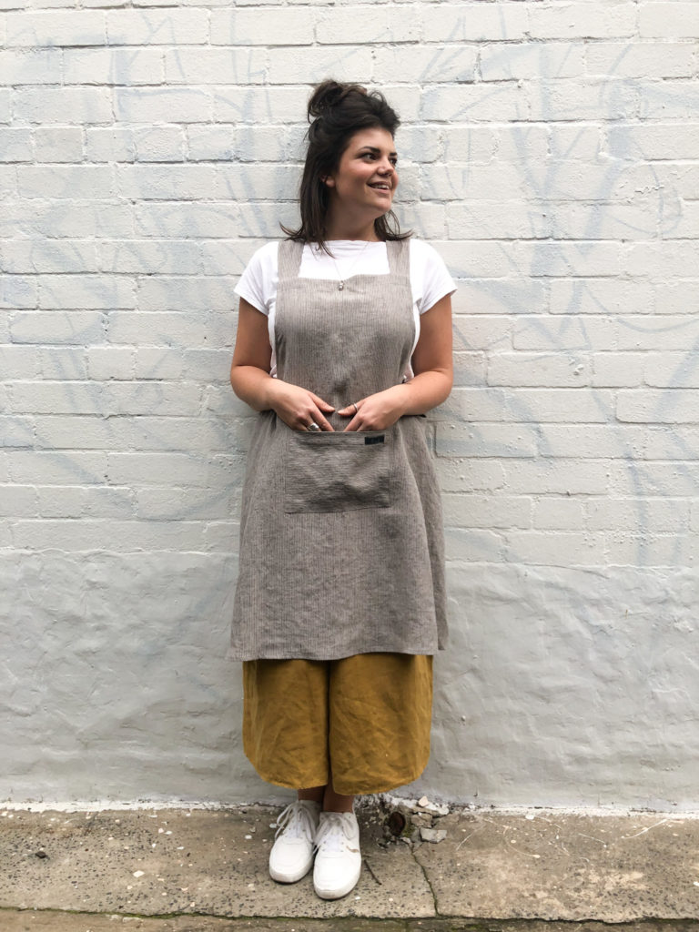DIY Cross-Back Reversible Apron Pattern-Linen and Cotton - The